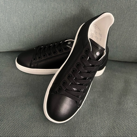 stuart weitzman livvy leather sneaker size 5.5 - Picture 5 of 5